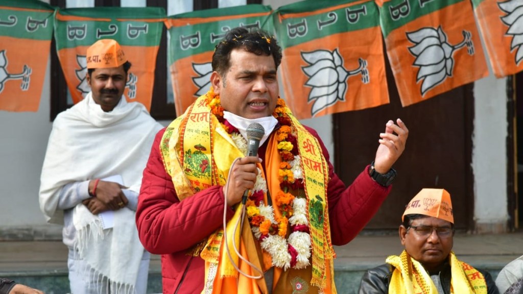 Power minister in the outgoing government Shrikant Sharma is BJP’s candidate from Mathura while the Samajwadi Party has fielded former MLA Devendra Agarwal from the seat.