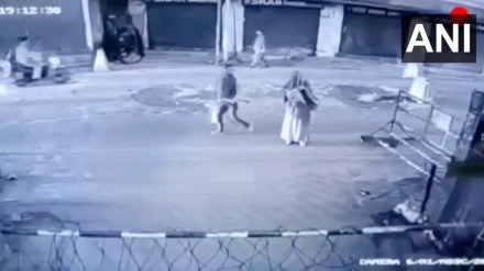 The woman is seen pulling out an object from her purse and setting it on fire, before hurling it towards the CRPF bunker and fleeing the spot. 