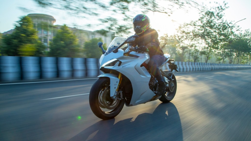 Ducati SuperSport 950S Review | A very sporty sports-tourer