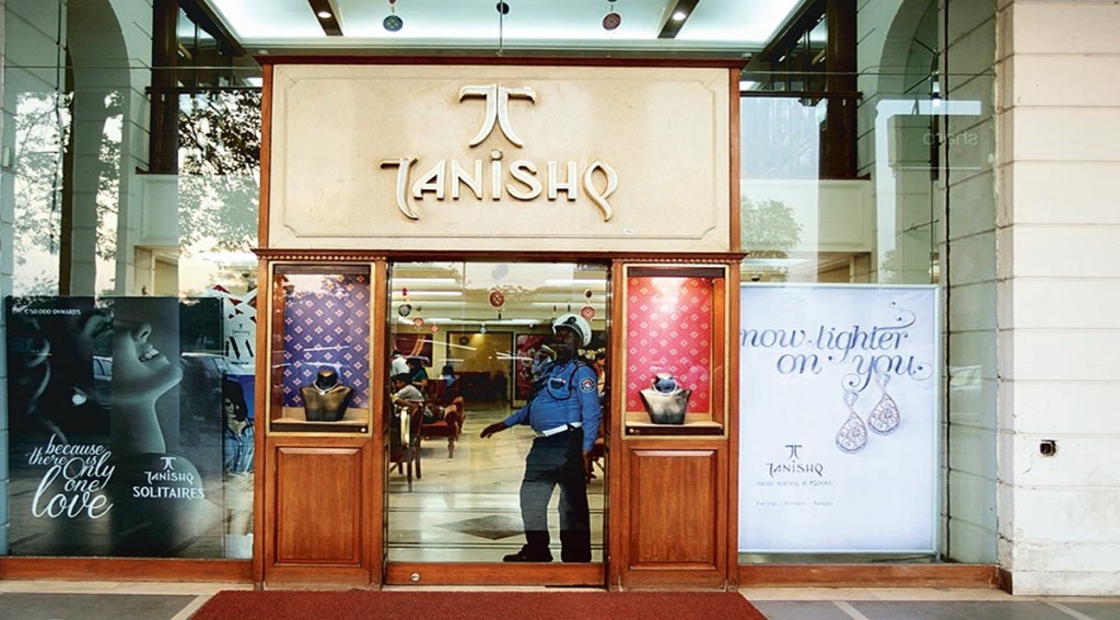 Business saw subdued activity in top cities due to the Omicron wave in Jan-22, a very strong resurgence in Feb-22 and again a drop in customer purchases in Mar-22 on the back of a sharp rise in gold prices and sentiment impact due to the geo-political scenario.