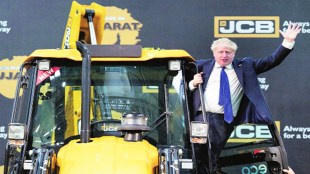 Boris johnson at JCB plant