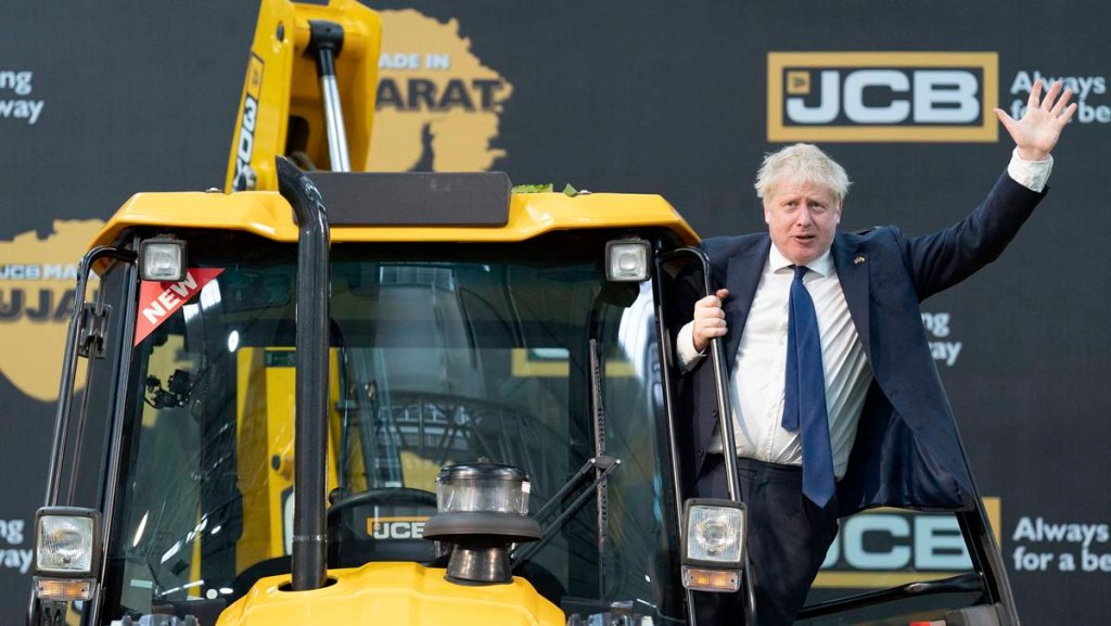 Construction equipment major JCB opens new factory in Gujarat with 100 mn pound investment Construction equipment major JCB opens new factory in Gujarat with 100 mn pound investment