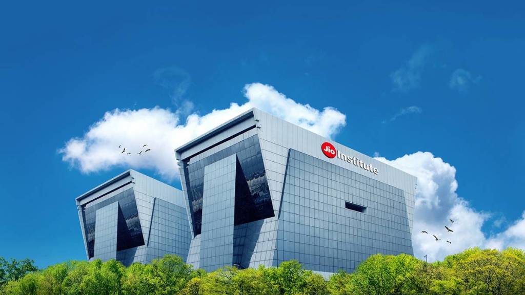 The admission to the courses will be done through Jio Institute Entrance Test
