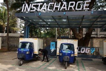 Omega Seiki, Log 9 Materials Collaborate To Deploy 10,000 InstaChargable Rapid EVs