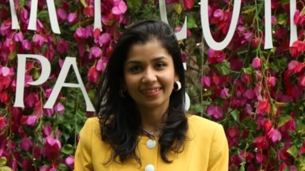 I cannot do without my smartphone and headphones I cannot do without my smartphone and headphones