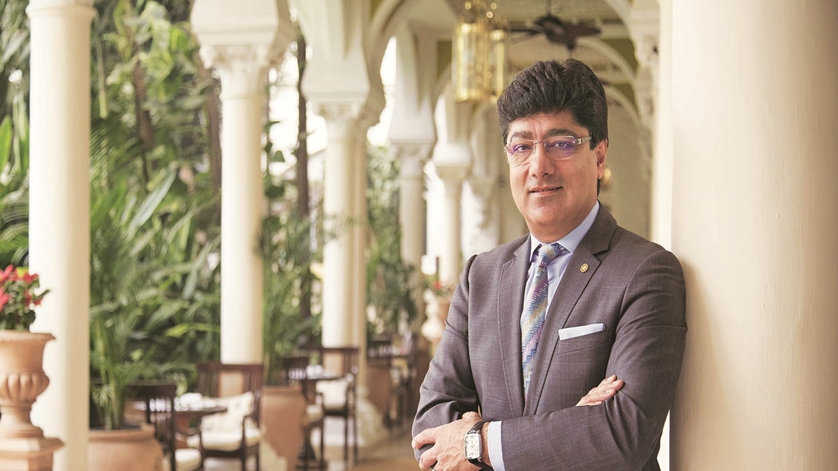 We also have a large portfolio of food and beverage outlets, with over 400 restaurants and bars.