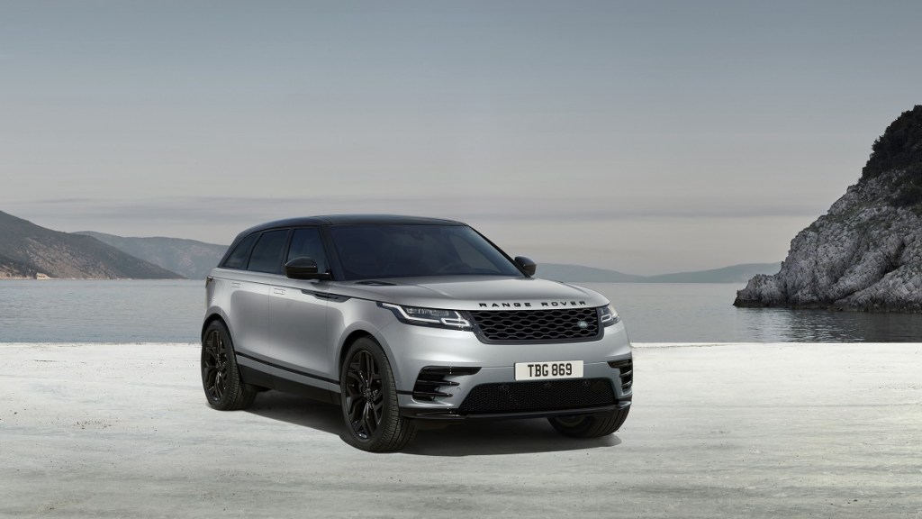 Range Rover Velar HST Front 3 Quarters
