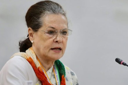 Sonia Gandhi tests COVID positive, isolates herself.
Sonia Gandhi tests COVID positive, isolates herself.
