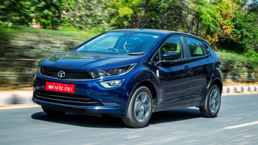 Tata Altroz DCA Review Front 3 Quarters 1