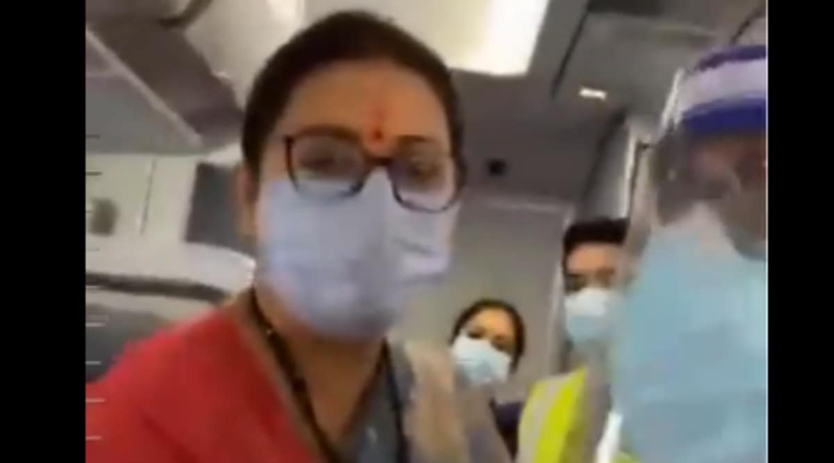 Smriti Irani, Smriti Irani Twitter