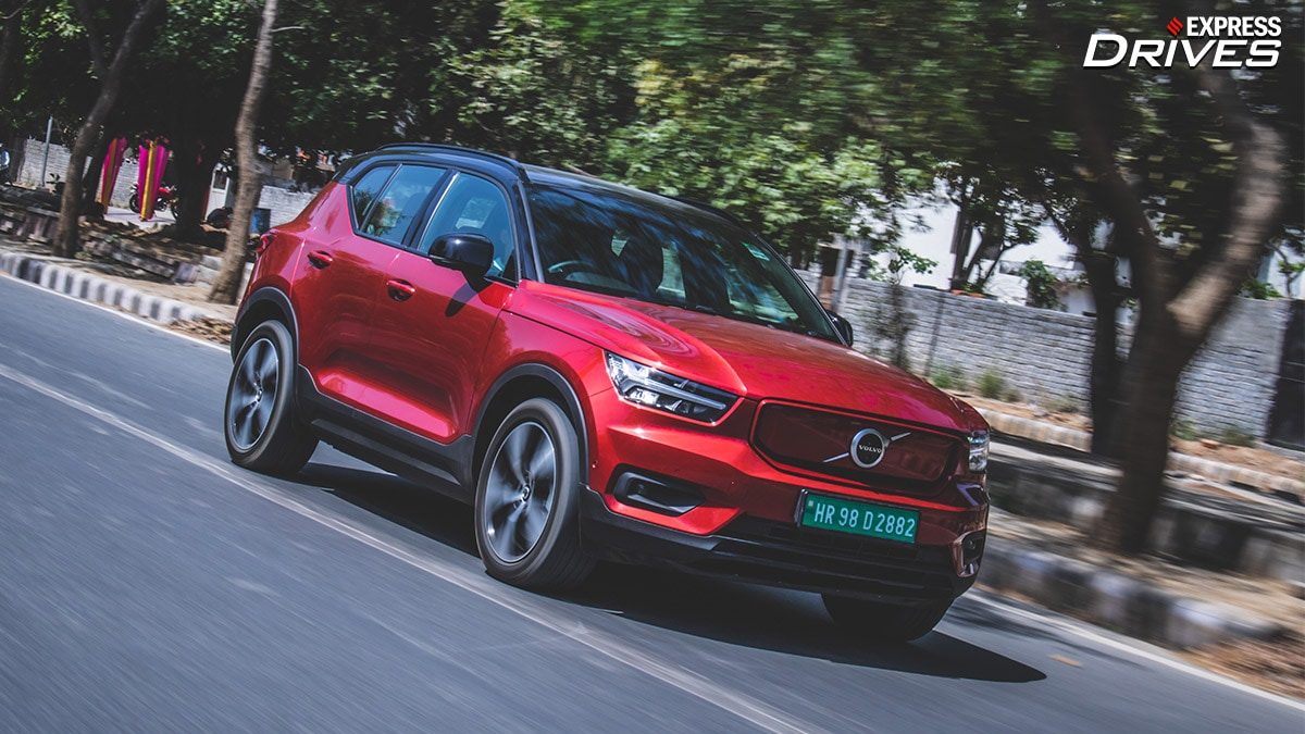 Volvo XC40 Recharge driving