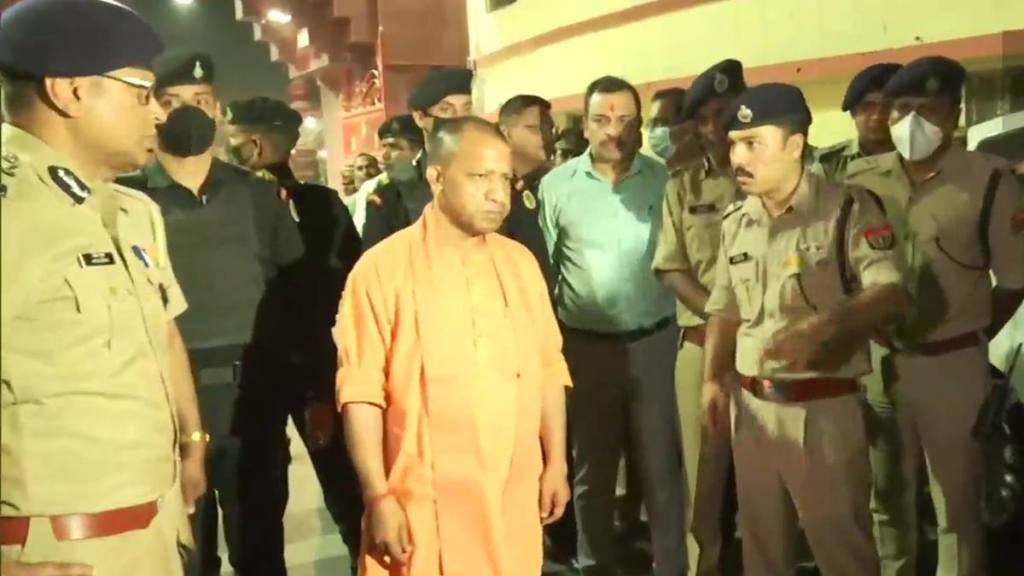 Yogi Adityanath meets mother after 5 years