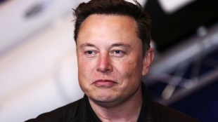 Elon Musk, Twitter, hostile takeover