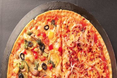 According to a new study by the University of Naples Federico II, one can bake the perfect yeast-free pizza by blowing bubbles into the dough