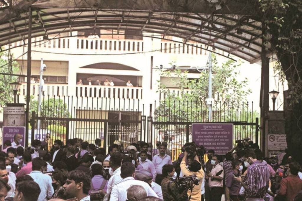 Gunshot fired at Delhi’s Rohini court; no casualty reported Gunshot fired at Delhi’s Rohini court; no casualty reported