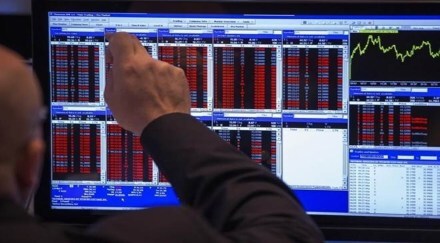 Citigroup added 1.2% to lead gains among the big banks.