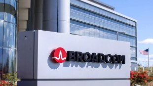 Under the proposed offer, VMware shareholders can choose to receive either USD 142.50 in cash or 0.2520 shares of Broadcom common stock for each VMware share.