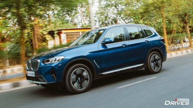 2022 BMW X3 diesel driving left