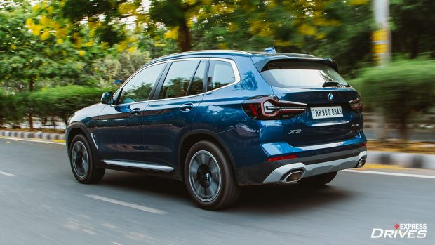 2022 BMW X3 diesel driving rear