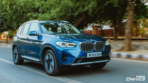 2022 BMW X3 diesel driving right