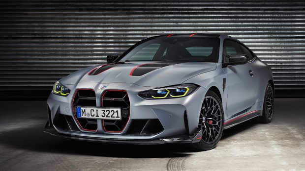 A big highlight of the exterior is the exclusive Frozen Brooklyn Grey metallic colour that comes as standard. Generous use of carbon fibre has helped in weight savings and also enhanced the look of the M4 CSL. One can witness carbon fibre finishes on the front splitter, bonnet scoops, wing mirrors and roof. Customers can also get the car in Alpine White solid or Sapphire Black metallic colours. Red accents further add a layer of dynamism to this sports sedan. The outline of the large kidney grille, the badge on it, scoops in the bonnet, two stripes on the roof and the side skirts, all get red highlights. This contrasts rather well with the optional Laserlight headlights that glow yellow.