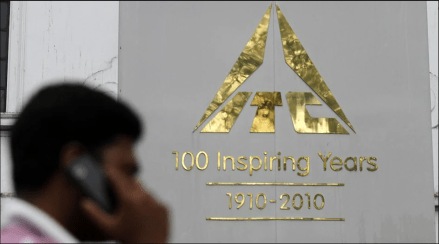 ITC's scrip on BSE closed 3.43% higher at Rs 275.65 apiece on Thrusday, when benchmark Sensex dived 1,416.30 points or 2.61%. ITC's scrip on BSE closed 3.43% higher at Rs 275.65 apiece on Thrusday, when benchmark Sensex dived 1,416.30 points or 2.61%.