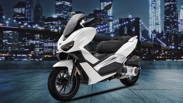 Keeway Vieste 300 maxi scooter