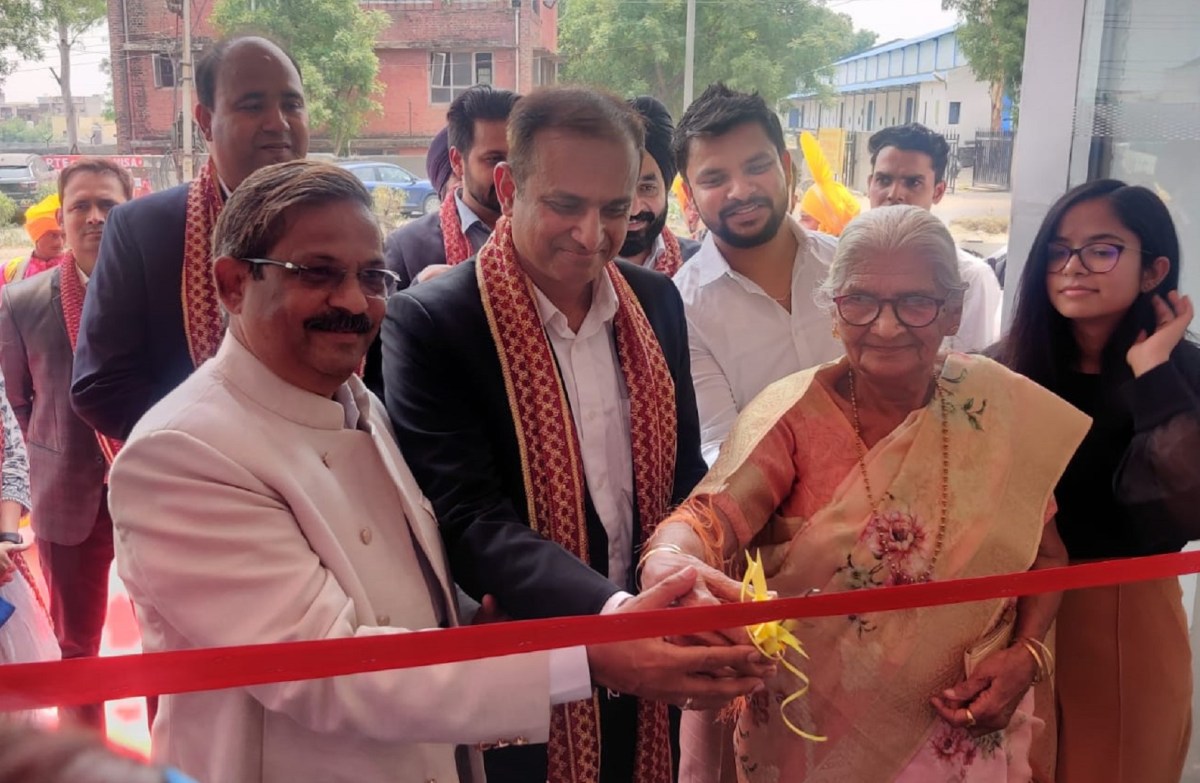 Renault inaugurates two new dealerships in Delhi-NCR Renault inaugurates two new dealerships in Delhi-NCR