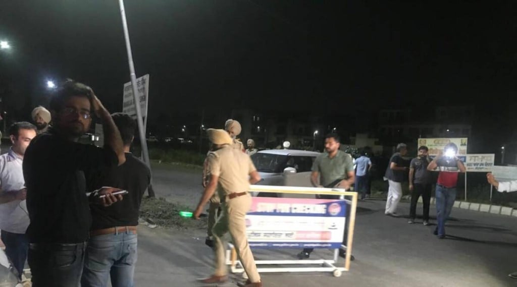 According to an official statement, State Special Operations Cell (SSOC), Amritsar arrested Zaffar Riaz and his associate Mohd. Shamshad from Amritsar.