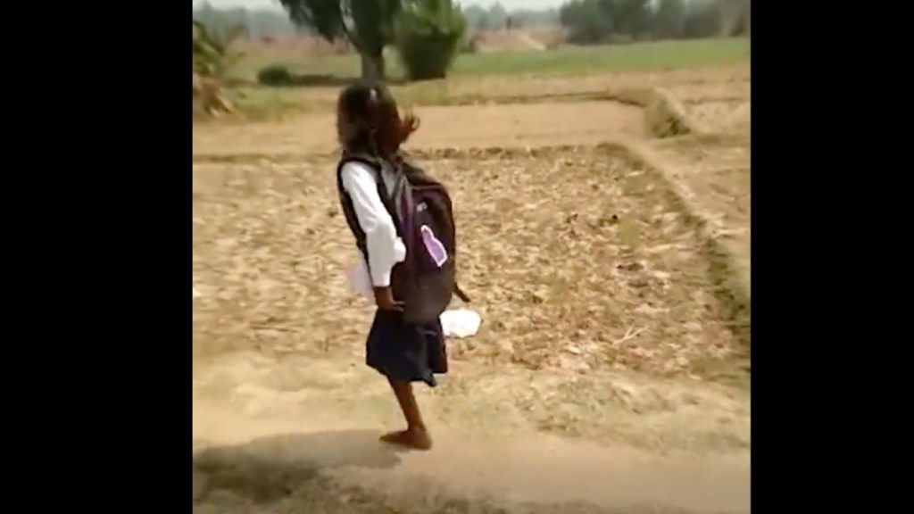 Seema lost a leg lost in a road accident two years back. However, this could not hold Seema back from her passion for education. (Screengrab/Dainik Bhaskar Video) 