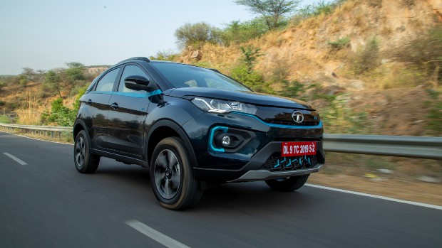 Tata Motors Q2 losses reduce, posts 29% revenue growth on better chip supply and new launches Tata Motors Q2 losses reduce, posts 29% revenue growth on better chip supply and new launches
