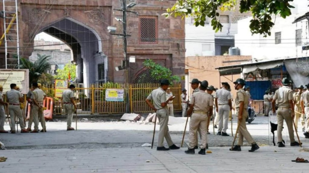 Heavy police deployment was seen in the city today after right-wing groups called on traders to keep their shops shut as protest against the late Tuesday night incident.