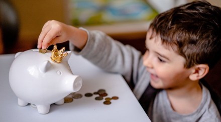 cgildren pocket money