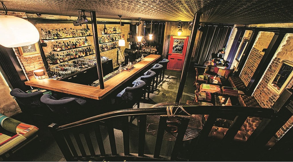 little red bar
