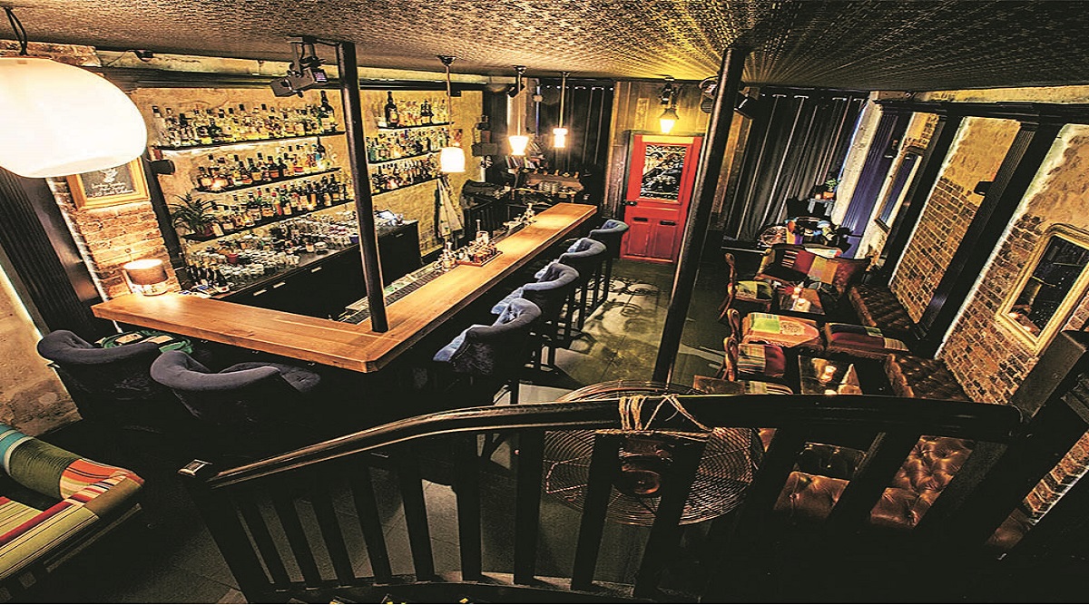 little red door paris dress code A Parisian Affair: Little Red Door to Le Syndicat, coolest spots of gourmet  glory - Travel & Tourism News