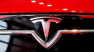 Tesla recalls U.S. 130,000 vehicles over touchscreen display malfunction