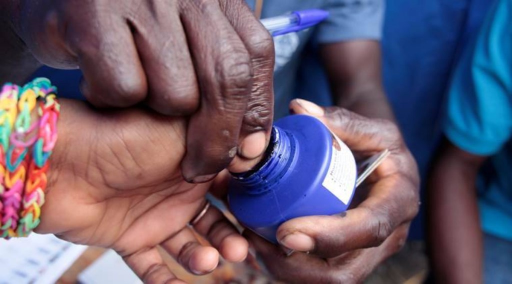 Madhya Pradesh: About 7,000 polling centres have been set up for polling in five Municipal Corporations. Madhya Pradesh: About 7,000 polling centres have been set up for polling in five Municipal Corporations.