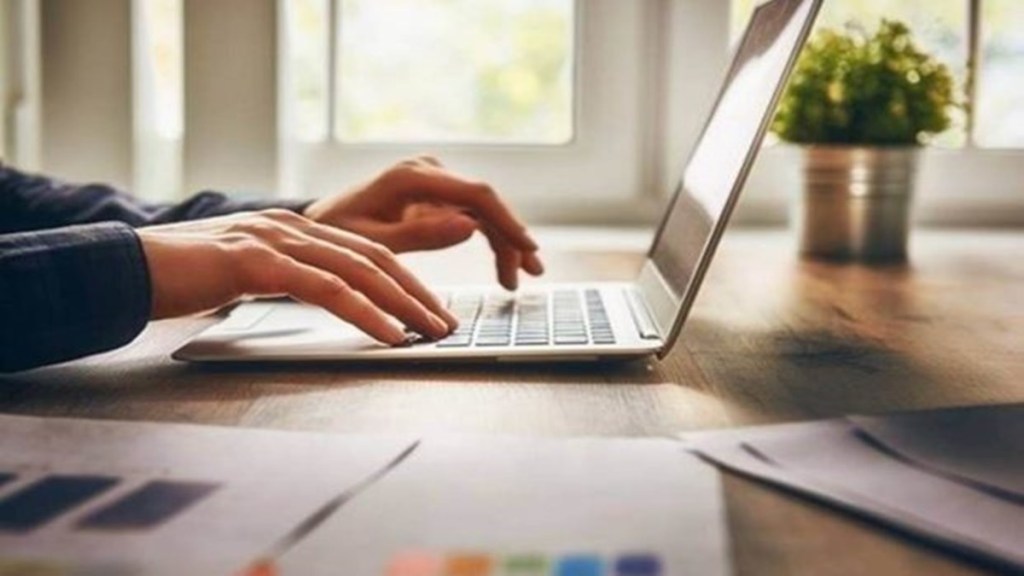 The Happiness report states that 45% men are happy at the workplace as compared to women (37%)