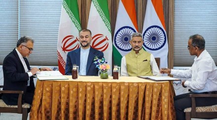 To promote comprehensive and vast strategic ties between Tehran and New Delhi, the visiting minister underlined the need for a roadmap.