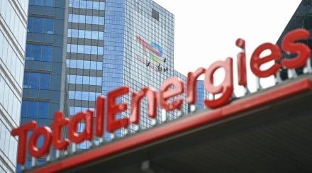 Total to acquire 25% in Adani arm