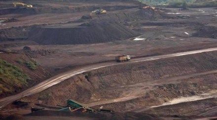 As per the provisional figures of the Indian Bureau of Mines (IBM), production level of important minerals in April includes coal at 665 lakh tonnes, lignite 40 lakh tonnes, natural gas (utilised) 2,748 million cubic metre, petroleum (crude) 25 lakh tonnes and bauxite 2,054 thousand tonnes. As per the provisional figures of the Indian Bureau of Mines (IBM), production level of important minerals in April includes coal at 665 lakh tonnes, lignite 40 lakh tonnes, natural gas (utilised) 2,748 million cubic metre, petroleum (crude) 25 lakh tonnes and bauxite 2,054 thousand tonnes.