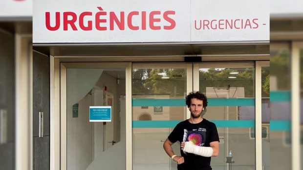 Alex Rins with fractured wrist