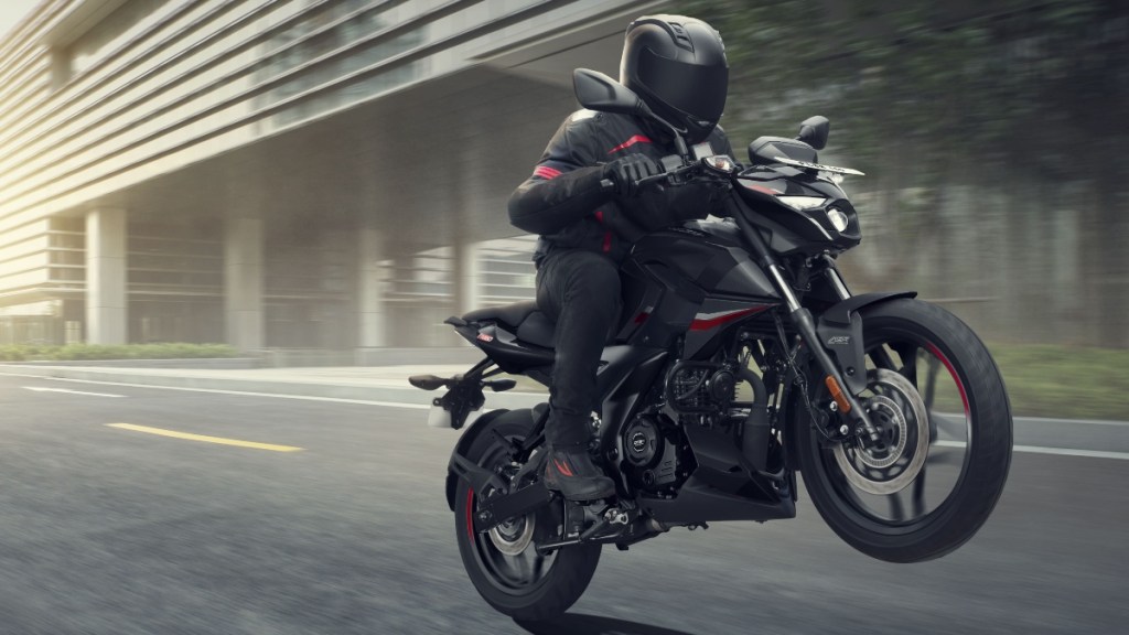 2022 Bajaj Pulsar N160