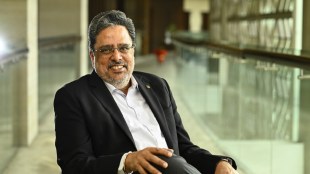 liquor, premium liquor, alco beverage, expansion, innovation, new launches, government regulation, e-commerce, home delivery, whisky, rum, gin and tonic, growth, social media