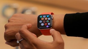 smartwatch sales Q1 apple
