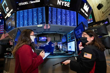Despite Friday's gains, all the three major indexes were on track for their third straight weekly losses, with benchmark S&P 500 index on pace for its worst showing since January. Despite Friday's gains, all the three major indexes were on track for their third straight weekly losses, with benchmark S&P 500 index on pace for its worst showing since January.