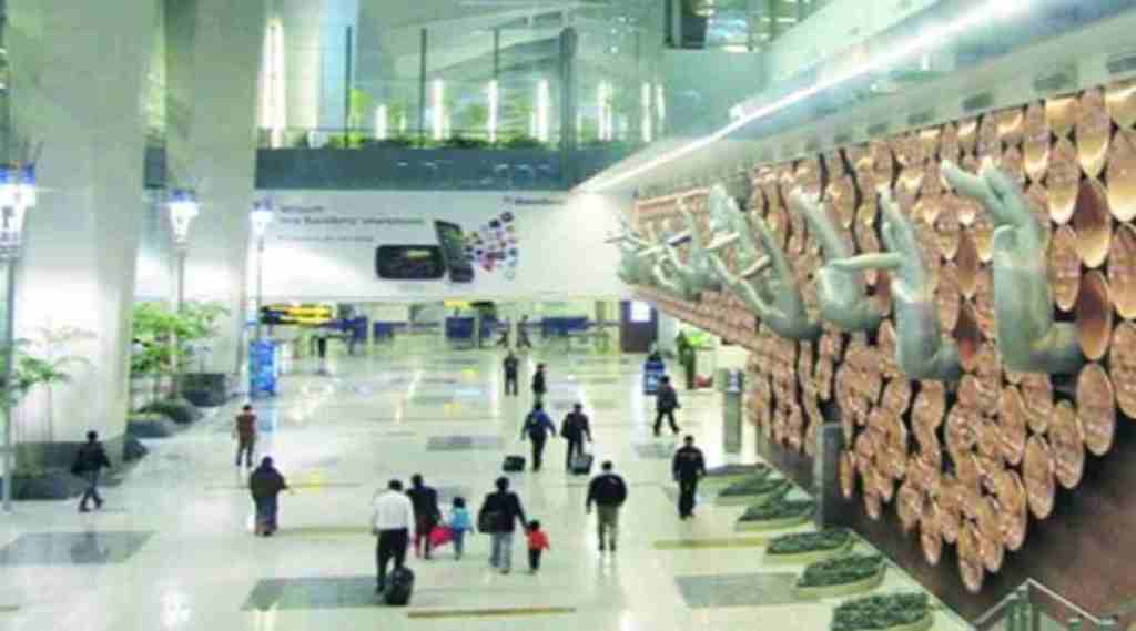 The full-body scanners have been installed in the security check area of the airport. 
