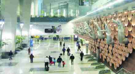 The full-body scanners have been installed in the security check area of the airport. 