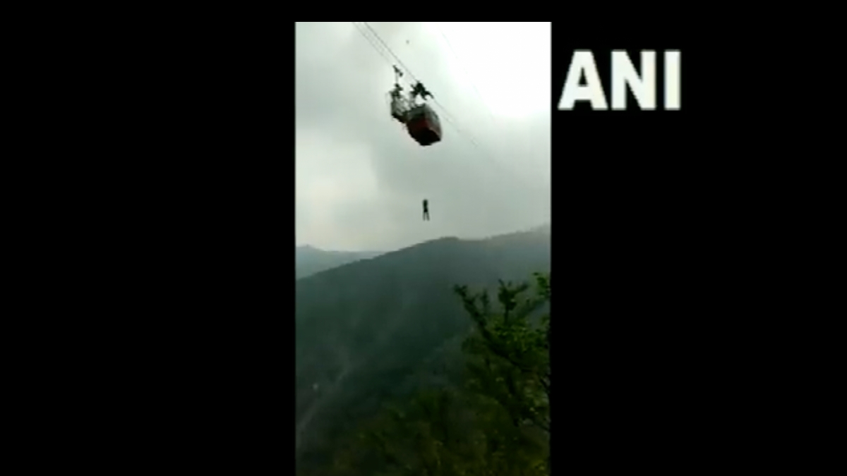 As many as 11 people are stranded in a cable car that stopped midway in Himachal Pradesh's Parwanoo on Monday afternoon. As many as 11 people are stranded in a cable car that stopped midway in Himachal Pradesh's Parwanoo on Monday afternoon.