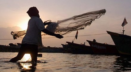 Both the Pakistani fishermen were apprehended after a chase, in which they sustained bullet injuries in ankle while trying to escape towards Pakistan, the BSF said in a statement issued late Friday night. (Representative image: IE)